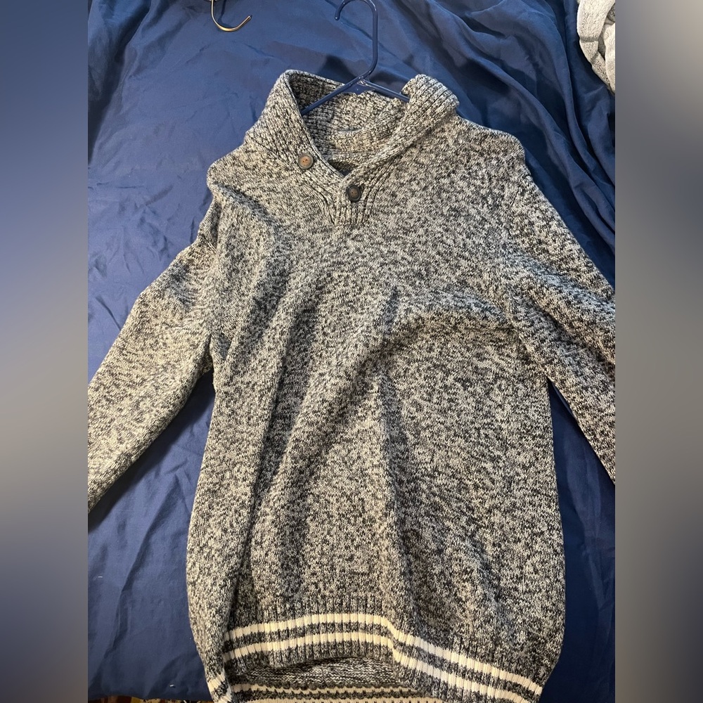 American Eagle Gray Sweater